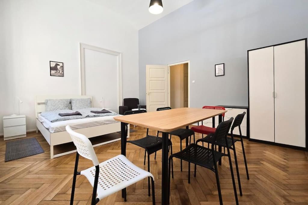 Seventh Sense Apartment Budapest Exterior photo